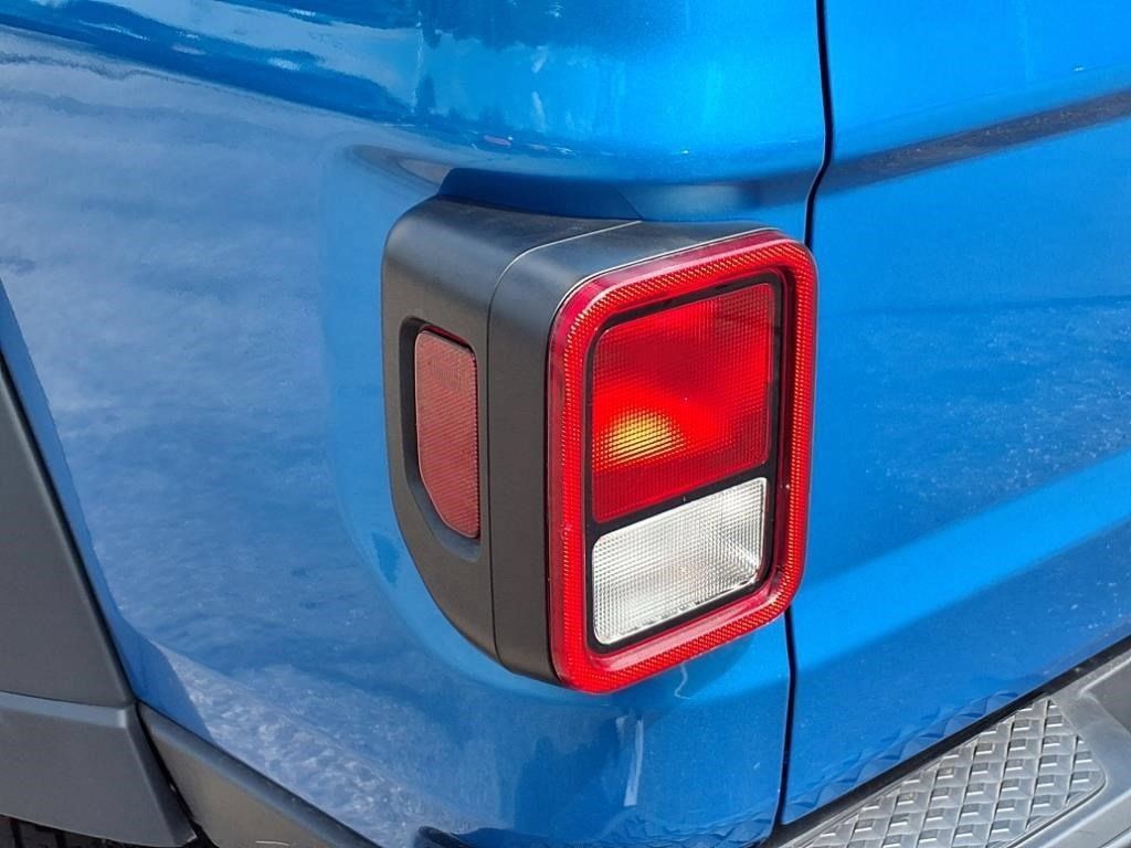 Used 2022 Jeep Gladiator Sport w/ Trailer Tow Package AWD/4WD image 25