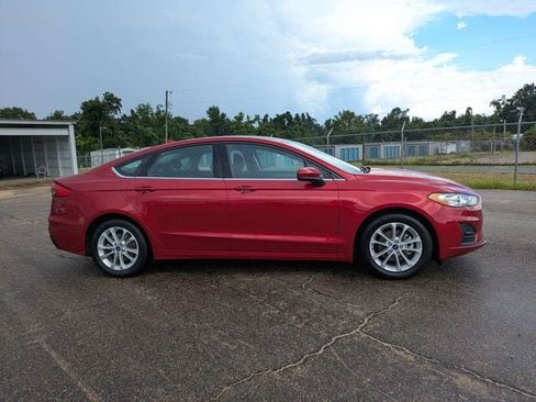 Used 2020 Ford Fusion SE FWD image 3