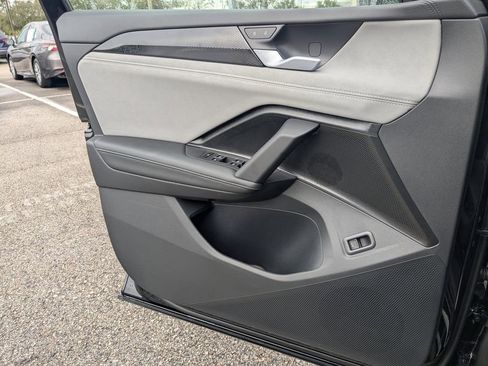 New 2026 Volkswagen Tiguan SE R-Line FWD image 33