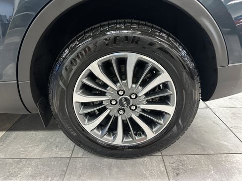 Used 2022 Lincoln Nautilus Reserve w/ Luxury Package image 8