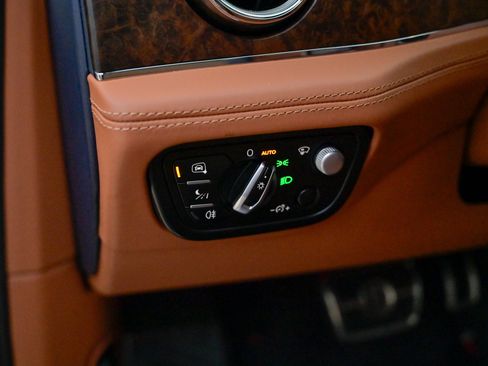 Used 2023 Bentley Bentayga image 22