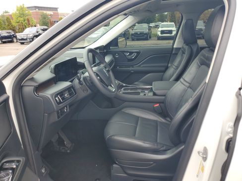 Certified 2025 Lincoln Aviator Reserve w/ Jet Appearance Package AWD/4WD image 12