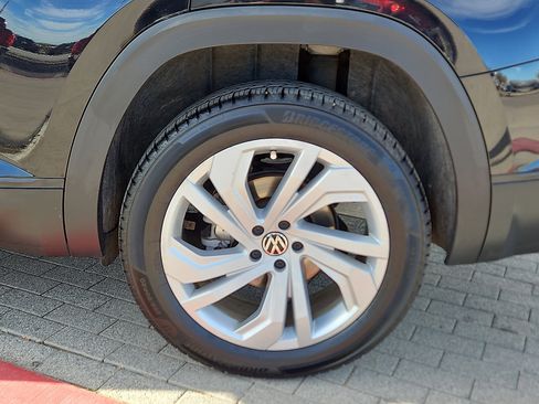 Certified 2023 Volkswagen Atlas SE w/ Panoramic Sunroof Package image 5