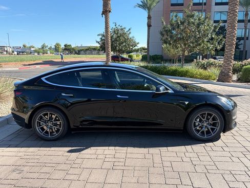 Used 2018 Tesla Model 3 Long Range RWD image 6