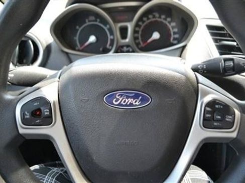 Used 2013 Ford Fiesta SE FWD image 17