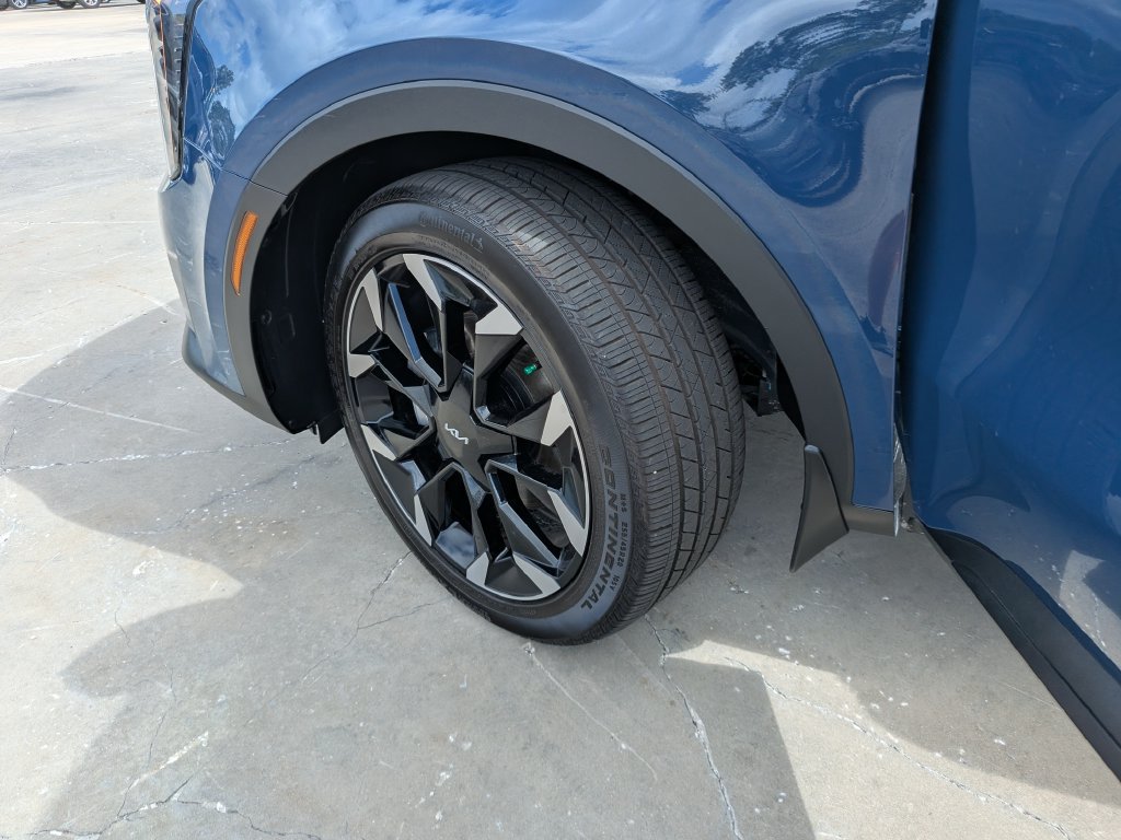 Certified 2025 Kia Sorento EX FWD image 37