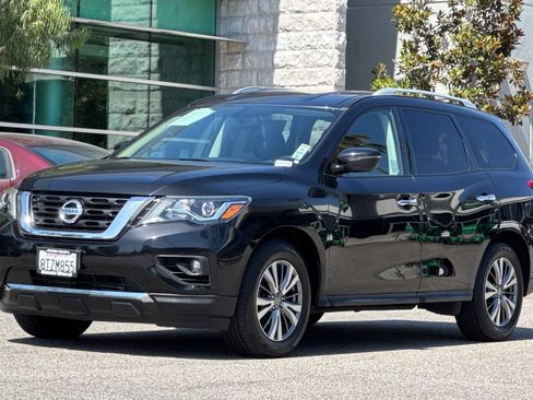 Used 2019 Nissan Pathfinder SV FWD image 8