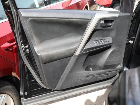 Used 2016 Toyota RAV4 LE image 15