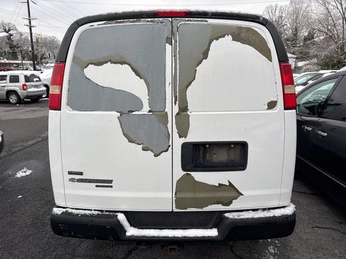 Used 2011 Chevrolet Express 3500 image 6