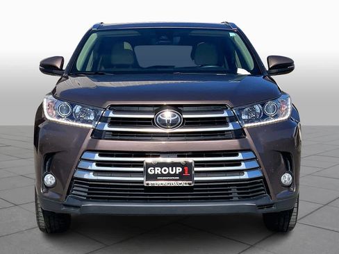 Used 2017 Toyota Highlander Limited image 3