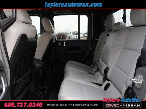 Used 2022 Jeep Gladiator Mojave w/ LED Lighting Group AWD/4WD image 6