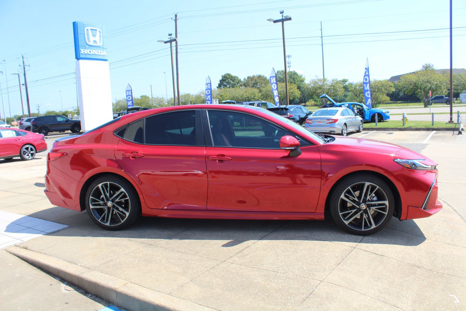 Used 2026 Toyota Camry XSE FWD image 3
