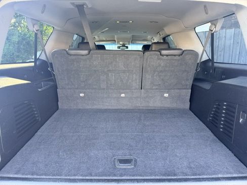 Used 2019 Cadillac Escalade ESV 2WD image 16