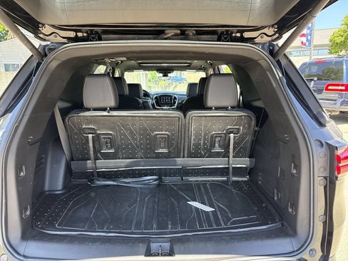 Used 2022 Chevrolet Traverse Premier w/ Redline Edition AWD/4WD image 43