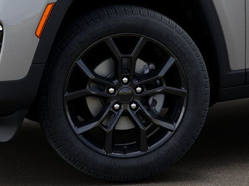 New 2025 Jeep Grand Cherokee Limited w/ Trailer Tow Package image 8