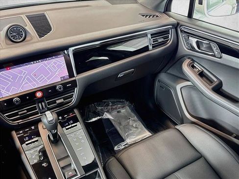 New 2026 Porsche Macan AWD/4WD image 21