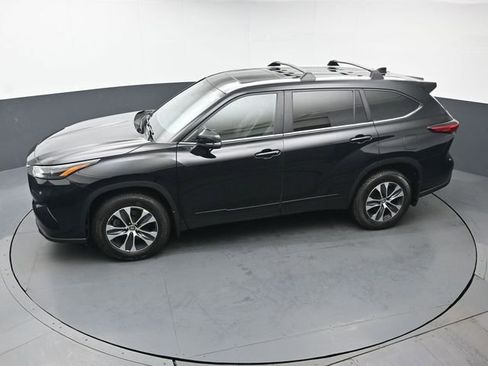 Used 2023 Toyota Highlander XLE AWD/4WD image 37