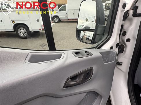 Used 2015 Ford Transit 350 XLT image 17