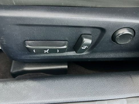 Used 2017 Lexus IS 300 AWD image 18