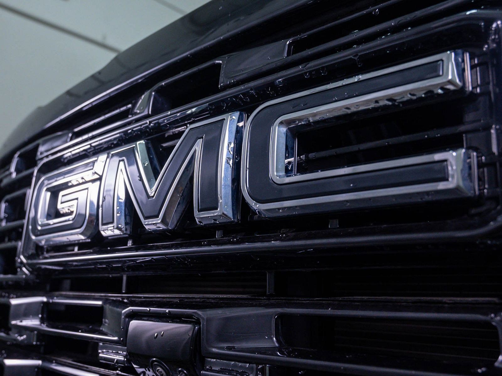 Used 2024 GMC Sierra 2500 Denali Ultimate AWD/4WD image 5