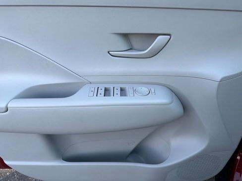 Used 2025 Hyundai Kona SEL image 22