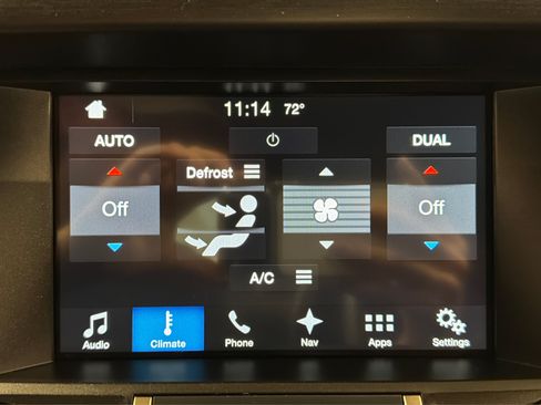 Used 2016 Ford Mustang Shelby GT350 w/ Technology Package RWD image 29