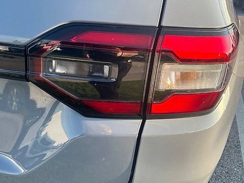 Used 2025 Honda Pilot Elite image 9
