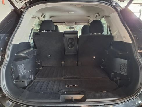 Used 2018 Nissan Rogue SV w/ Premium Package AWD/4WD image 6