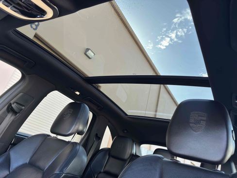 Used 2017 Porsche Cayenne AWD/4WD image 68