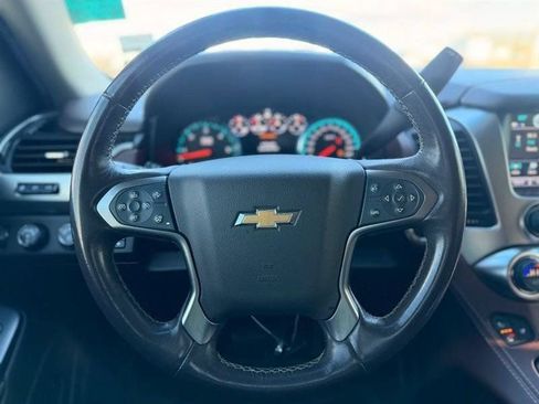 Used 2019 Chevrolet Suburban Premier AWD/4WD image 22