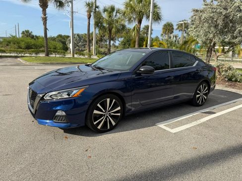 Used 2022 Nissan Altima 2.5 SR FWD image 3