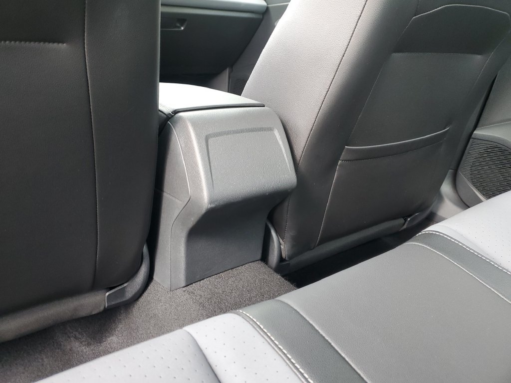 Used 2025 Volkswagen Jetta SE FWD image 16