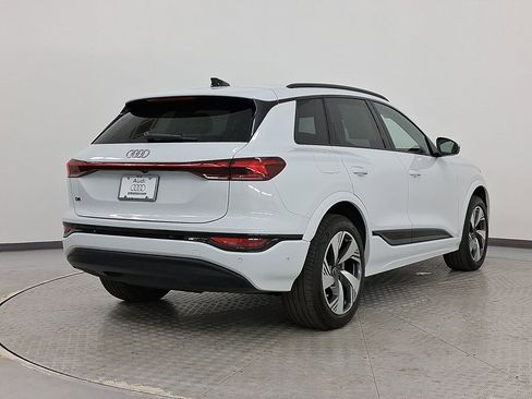 Used 2025 Audi Q6 e-tron Premium Plus image 9