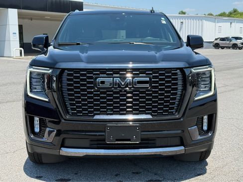 Used 2023 GMC Yukon XL Denali Ultimate AWD/4WD image 7