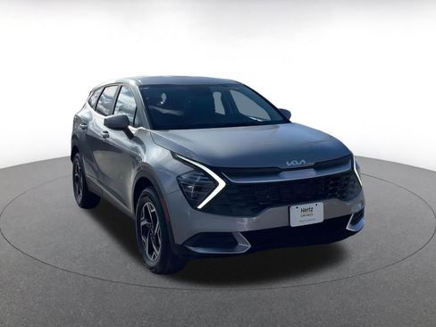 Used 2024 Kia Sportage LX image 3