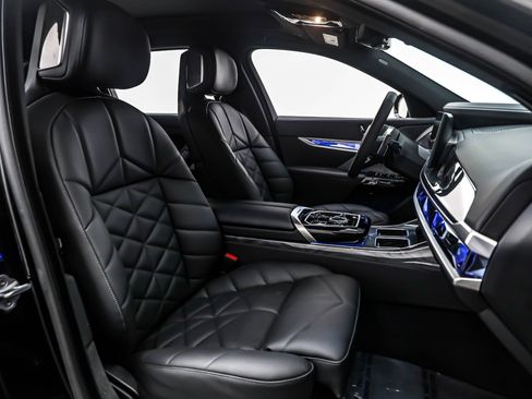 Used 2025 BMW 740i 740i Sedan w/ Premium Package image 7