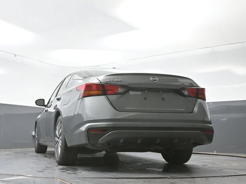 Used 2024 Nissan Altima 2.5 SV FWD image 31
