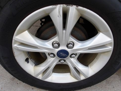 Used 2014 Ford Focus SE w/ SE Winter Package FWD image 41