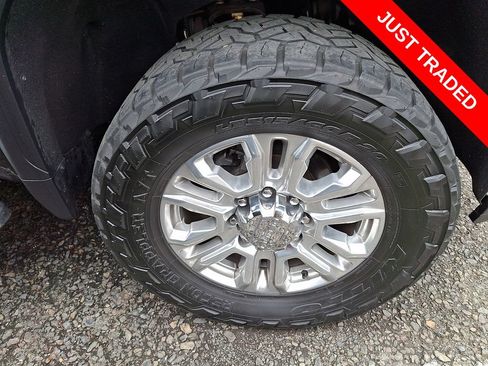 Used 2022 GMC Sierra 2500 Denali w/ Denali Ultimate Package AWD/4WD image 9