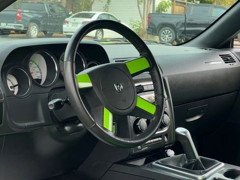 Used 2009 Dodge Challenger R/T image 21