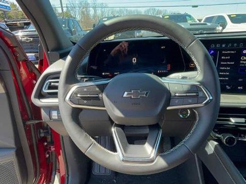 Used 2026 Chevrolet Traverse LT w/ Midnight/Sport Edition AWD/4WD image 13