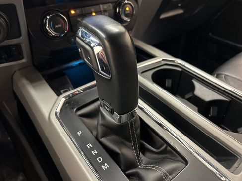 Used 2019 Ford F150 Lariat w/ Trailer Tow Package image 23