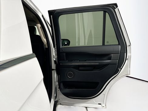 Used 2024 Ford Expedition XLT image 32