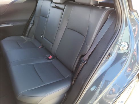 Used 2024 Toyota Venza XLE image 26