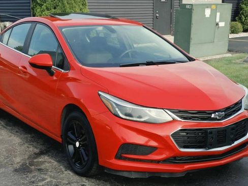 Used 2018 Chevrolet Cruze LT FWD image 8