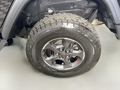 Used 2020 Jeep Wrangler Unlimited Rubicon w/ Dual Top Group image 37