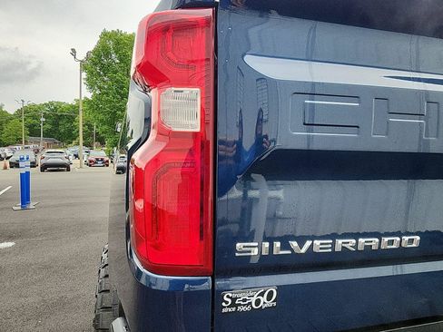Used 2021 Chevrolet Silverado 1500 LT Trail Boss w/ Bed Protection Package AWD/4WD image 13