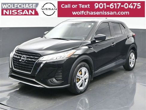 Used 2022 Nissan Kicks S image 1