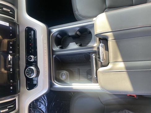 New 2025 Ford Expedition Active image 24