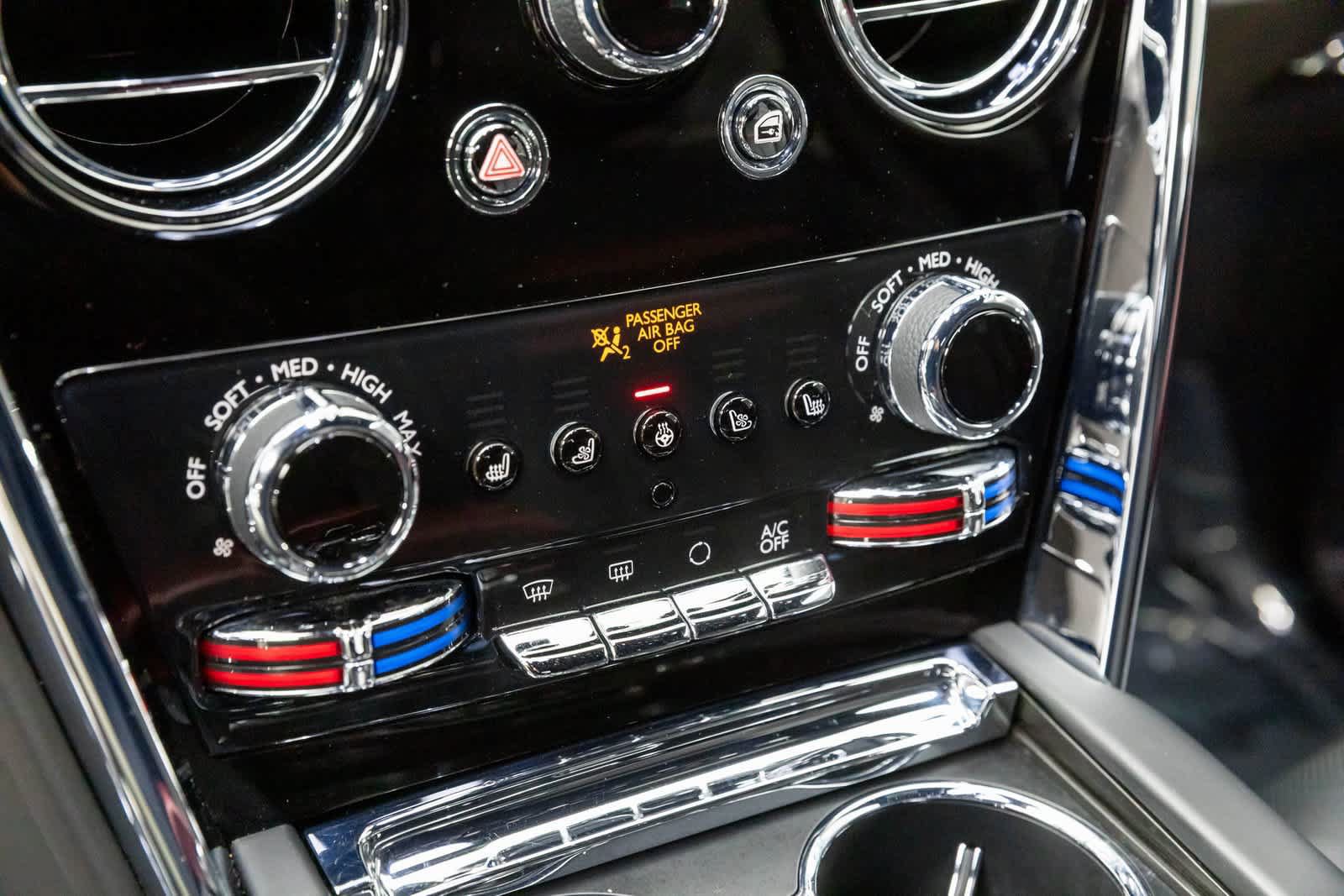 Certified 2022 Rolls-Royce Cullinan AWD/4WD image 25
